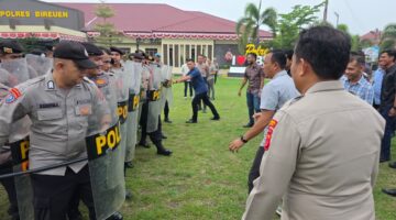 Kapolres Bireuen Pimpin Latihan Dalmas, Tingkatkan Profesionalisme Personel Hadapi Gangguan Kamtibmas